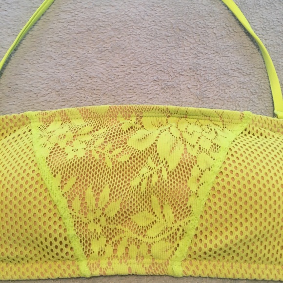 BCBGeneration Sz Medium Bikini swim top . Removable strap . - Picture 3 of 13